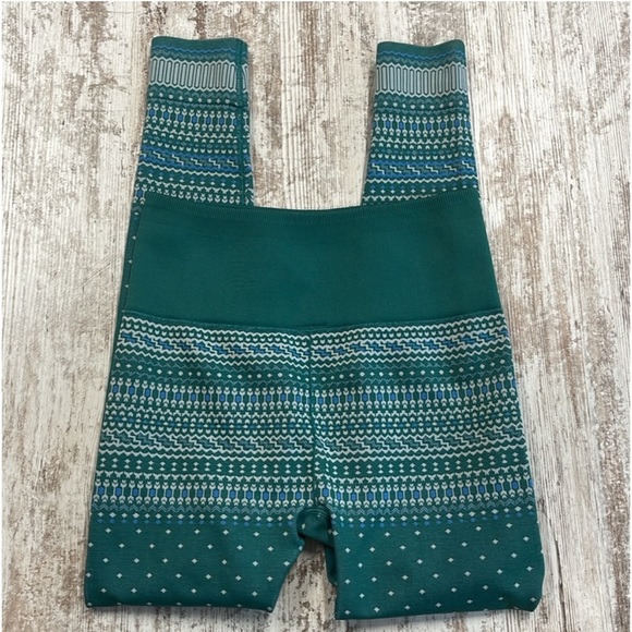 Fabletics Dark Jade High-Waisted Fair Isle
Leggings - Picture 10 of 10